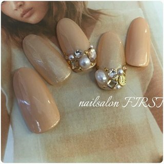  #春 #夏 #秋 #冬 #お正月 #成人式 #バレンタイン #卒業式 #入学式 #梅雨 #海 #リゾート #浴衣 #スポーツ #ハロウィン #クリスマス #オフィス #ブライダル #パーティー #デート #ハンド #ビジュー #ホログラム #ラメ #ワンカラー #パール #アンティーク #ミディアム #ホワイト #クリア #ベージュ #イエロー #ブラウン #グレージュ #ゴールド #シルバー #アースカラー #スモーキー #セルフネイル #二村 友美 #ネイルブック
