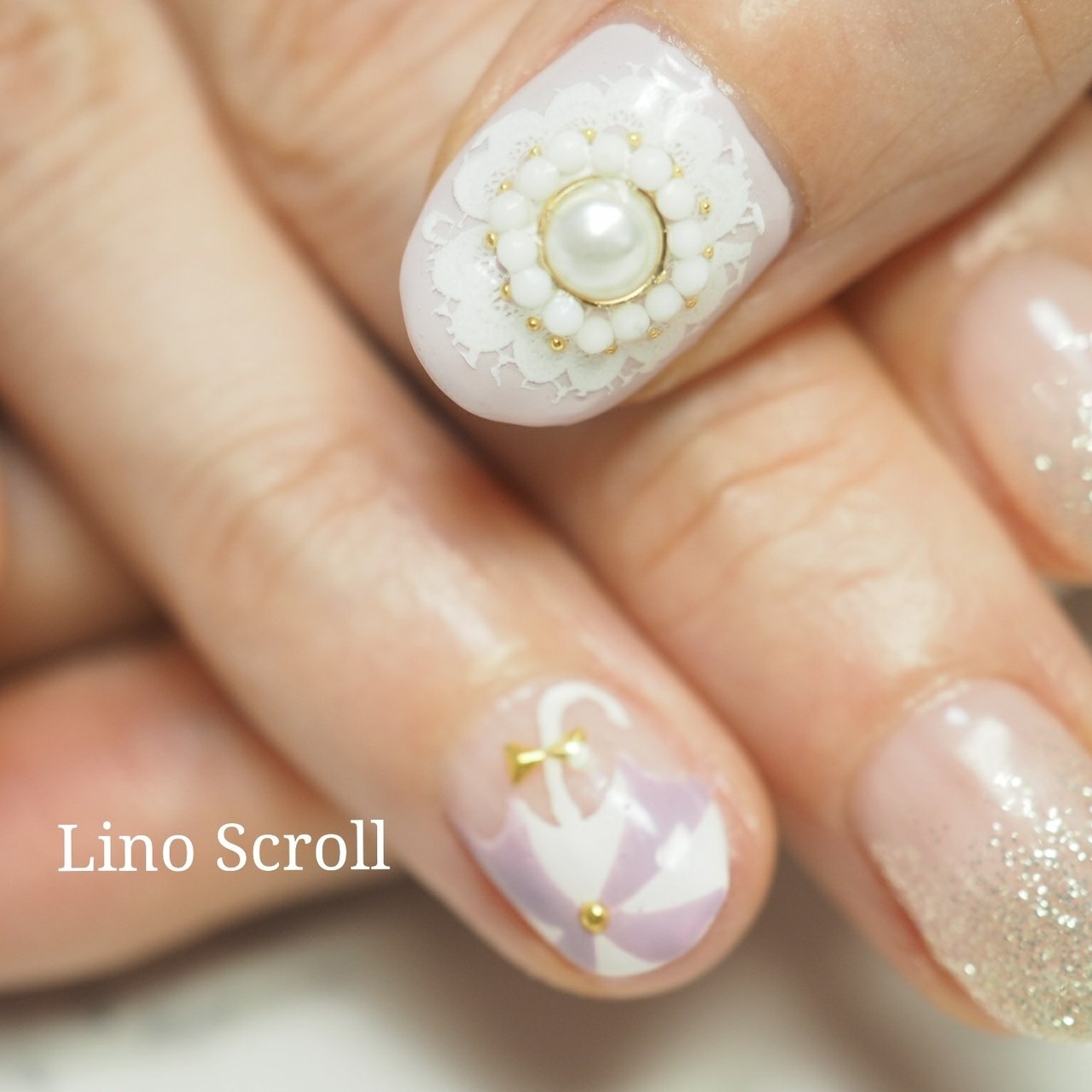 梅雨 ハンド 変形フレンチ グラデーション ラメ Lino Scrollのネイルデザイン No ネイルブック