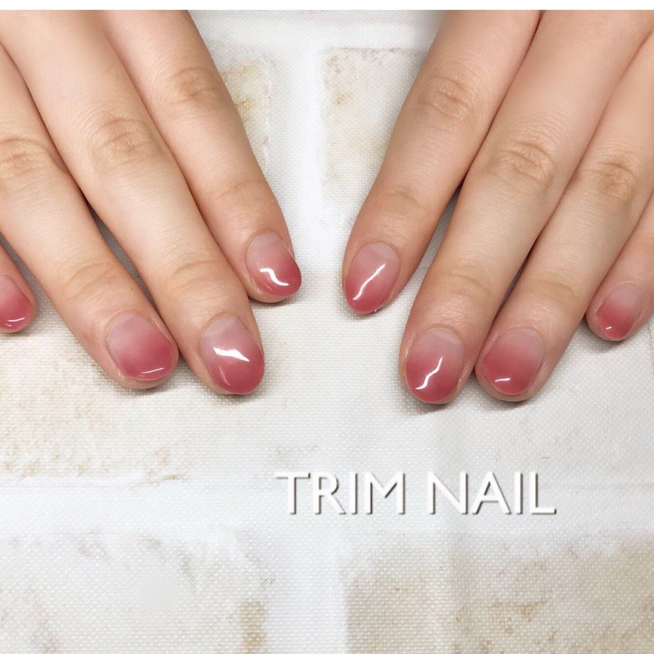 オールシーズン オフィス ハンド グラデーション ショート Trim Nailのネイルデザイン No ネイルブック