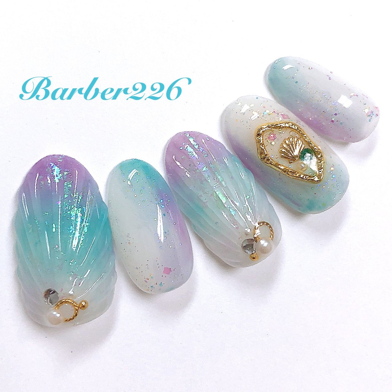 【オーダー専】 ネイルチップ 夏 海 貝殻 パール グラデーション 青 水色 オーダー専】 ネイルチップ 夏 海 貝殻 パール グラデーション