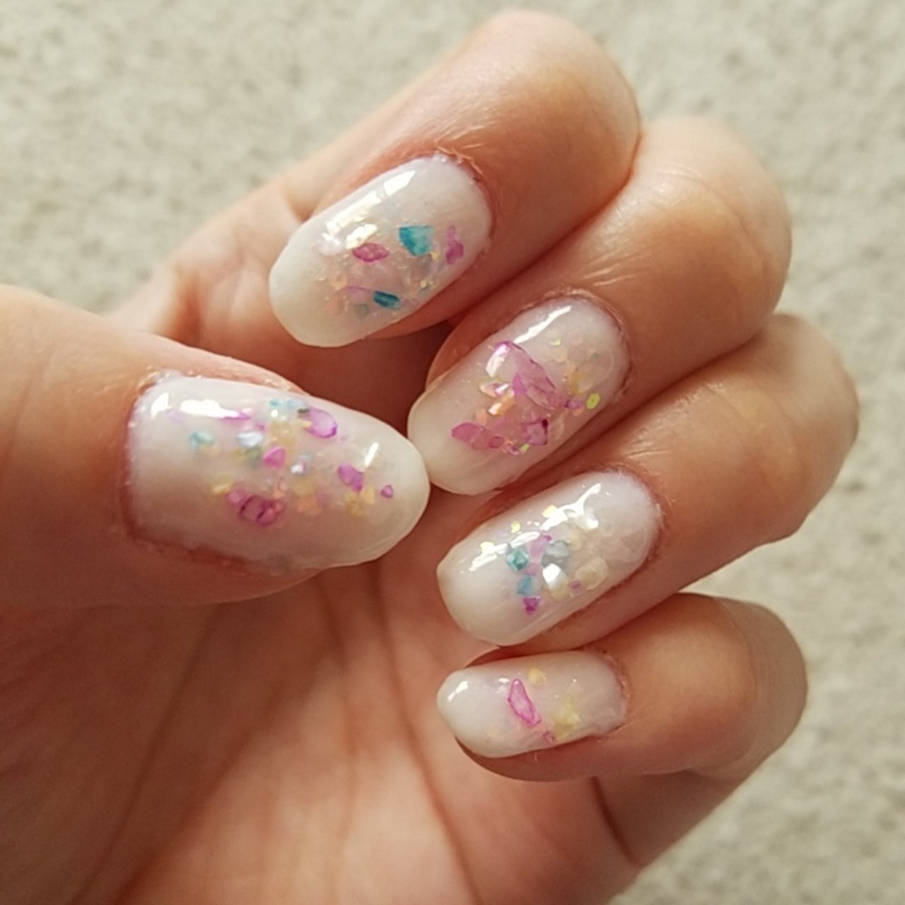 ハンド ホログラム シェル ホワイト セルフネイル Ma Do Kaのネイルデザイン No ネイルブック