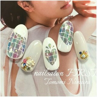  #春 #夏 #成人式 #バレンタイン #卒業式 #入学式 #梅雨 #海 #リゾート #浴衣 #スポーツ #ハロウィン #クリスマス #ブライダル #パーティー #デート #ハンド #グラデーション #ホログラム #ラメ #ワンカラー #シェル #アンティーク #エスニック #くりぬき #シースルー #ステンドグラス #トロピカル #マリン #ホイル #アーガイル #ミディアム #ホワイト #クリア #ピンク #レッド #オレンジ #イエロー #グリーン #パープル #ゴールド #シルバー #パステル #アースカラー #スモーキー #カラフル #ネオンカラー #ビビッド #ジェルネイル #ネイルチップ #二村 友美 #ネイルブック