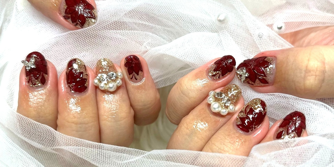 新作デザイン】☆豪華なキラキラビジューネイル☆｜Nailsalon