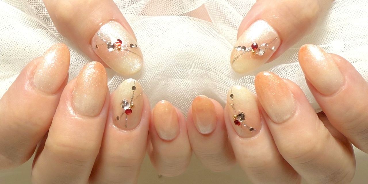 新作デザイン】☆ふわっと色づく上品ネイル☆｜Nailsalon Bliss 