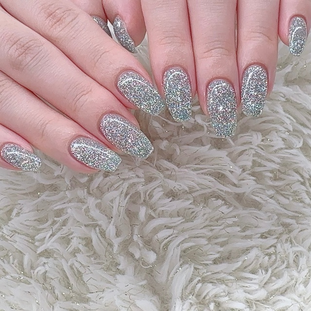 フラッシュで爆盛れシルバー｜Art nail Gallery｜ネイルブック