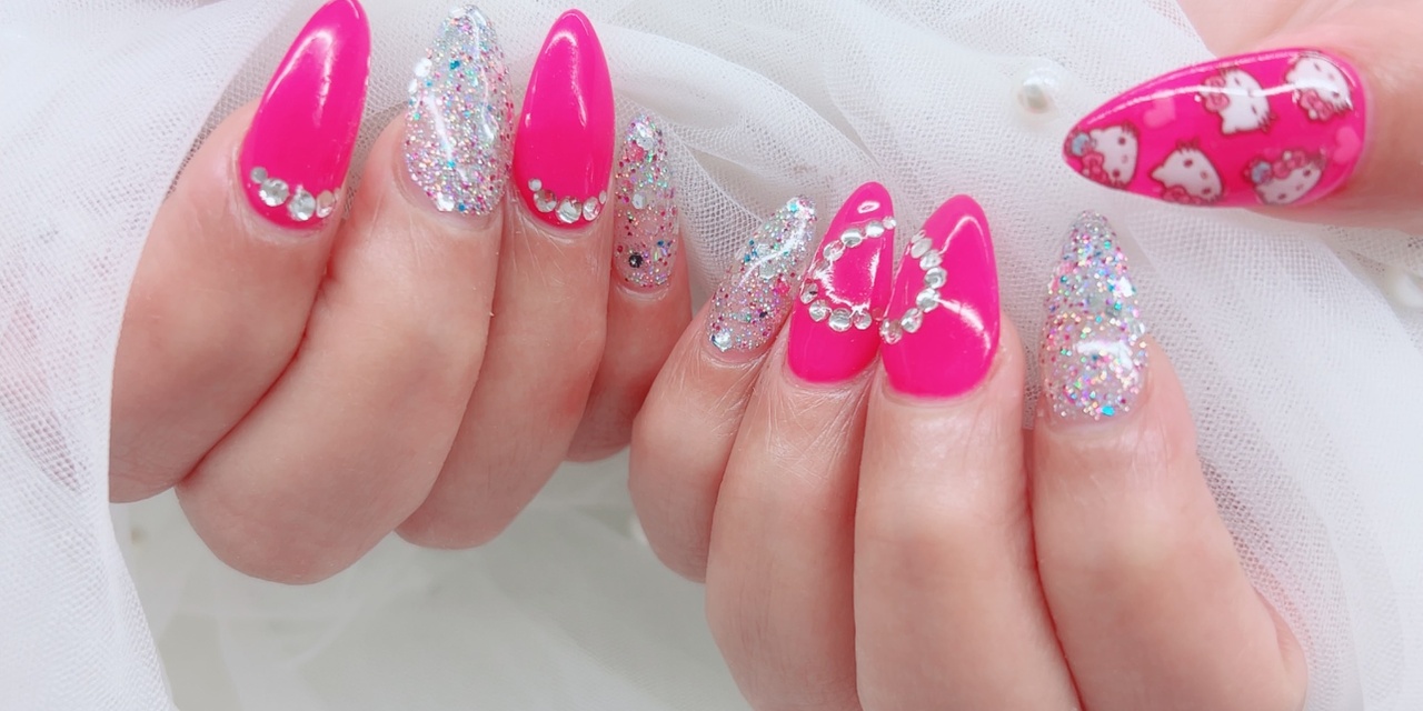 ネオンピンク×ギャル盛りネイル｜Art nail Gallery｜ネイルブック