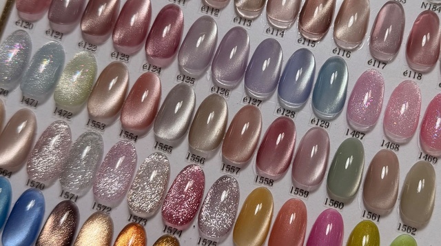 マグネットカラーチャート　180色対応　チップ付き マグネット180色以上！｜Chocolat Nail｜ネイルブック