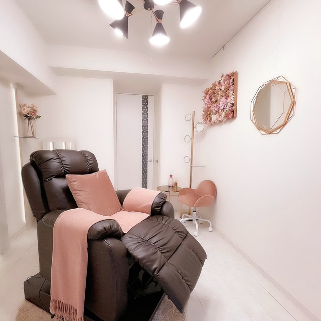 大人のシンプル色気爪専門店】 M's salon - nail&relax -｜銀座一丁目