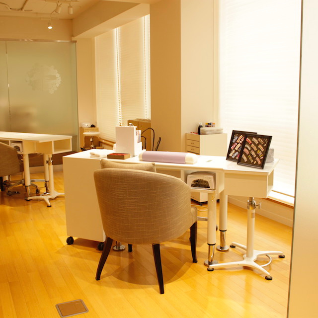 モガブルック ネイルテーブル モガブルック ネイルテーブル