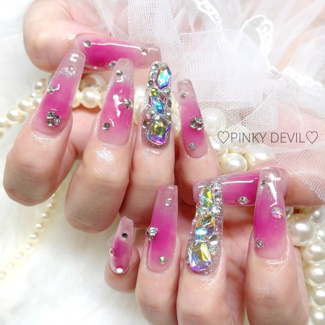 PINKY DEVIL｜苫小牧のネイルサロン｜ネイルブック